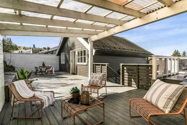 Terrasse under pergola